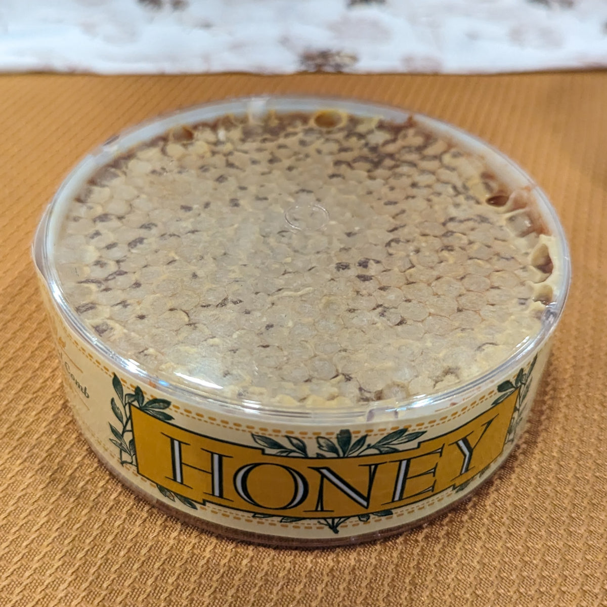 WHAT IS COMB HONEY? – Moon's Gold Apiary LLC