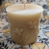 BEESWAX CANDLE: CYLINDER WITH BEE